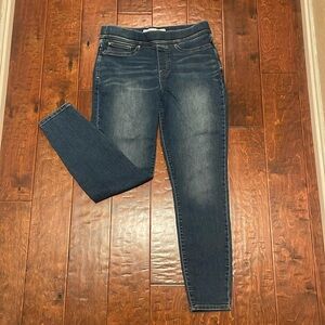 Levi Strauss Totally Shaping Skinny Jeans